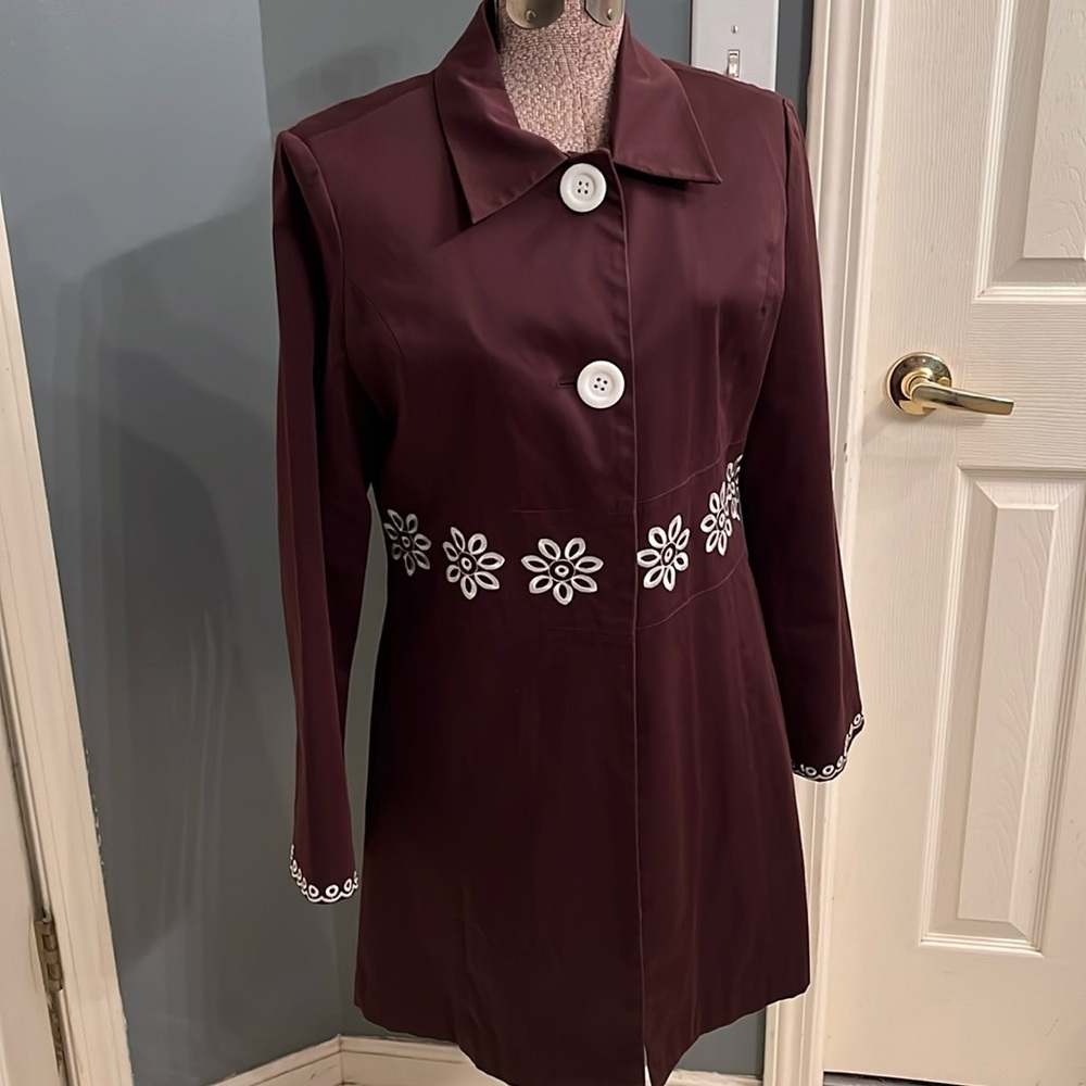 Super cute long jacket brown with white buttons 10